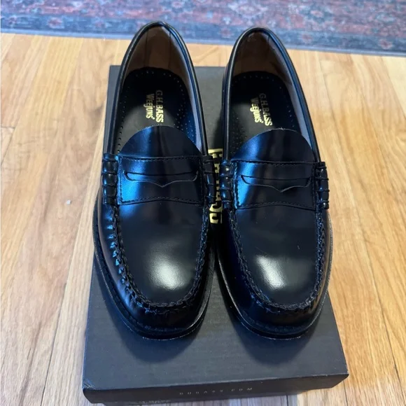 G.H. Bass & Co. Larson Weejuns Classic Black Leather Loafers - Picture 2 of 8